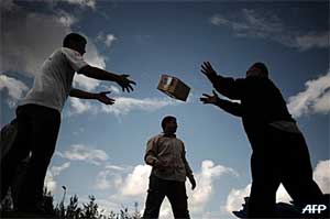 israel forces pull out of gaza attack 190109 01