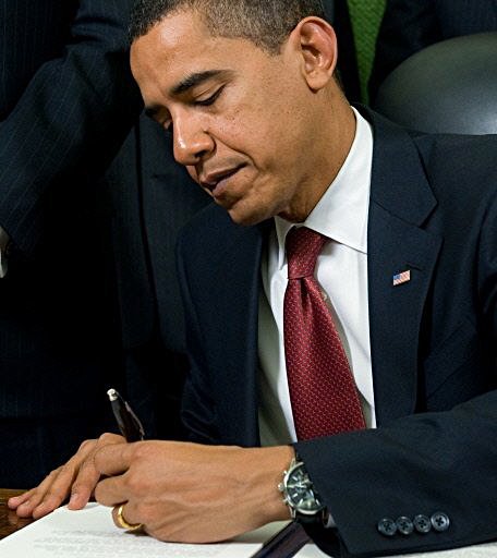 Obama closes Guantanamo Bay