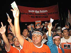 universiti malaya um campus election 200109 protesting bribery
