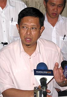 perak nizar jamaluddin snap election bn takeover pc 050209 02