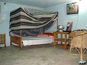 sri lanka conflict tamil tigers leader bunker found 030209 04