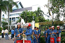 perak bn takeover crisis 050209 fru block suk