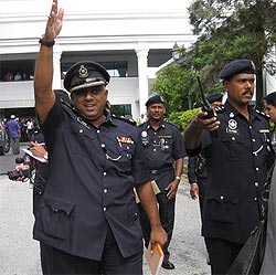 nizar jamaluddin perak mb office lock out bn takeover 060209 09