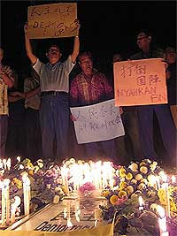 candle light vigil in perak 070209 01