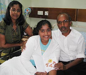 m manoharan visiting daughter in um hospital 130209 01