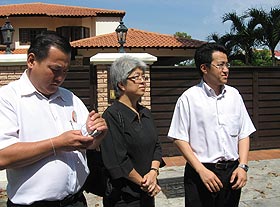 umno youth demo against karpal singh penang 130209 10