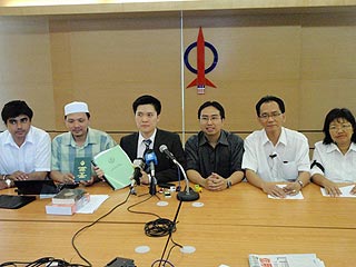 dap wong kah woh lodged complaint against zambry 130209 03