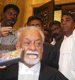 karpal singh and lim kit siang dap federal court 110209 01