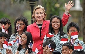 hillary clinton asia countries tour indonesia 190209 05