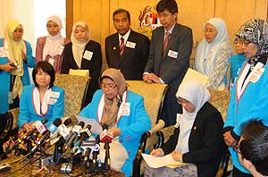 pkr wanita on gutter politics 250209 02