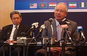najib deneis allegations of buying state assembly person 260209 02