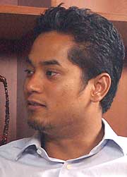 khairy jamaluddin interview 230209 14
