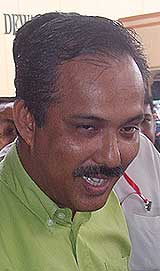 umno disciplinary committee ali rustam supporters protest at pwtc 170309 amran ahmad