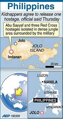 philipine red cross worker kidnaped hostage abu sayyaff 190309 02