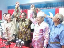 pkr announce bukit selambau candidate manikumar 200309 victory.jpg