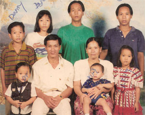kam agong family 130309 family