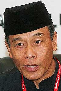 husainay hashim husaini hashim umno