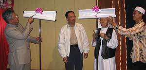 zaid ibrahim book launching 230309 cut ribbon