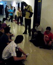 penang pkr meeting 240309 reporters waiting for four hours