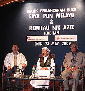 zaid ibrahim book launching 230309 nik aziz and anwar