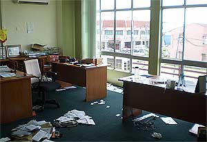 charles santiago klang mp office vandalized and thief 220309 01