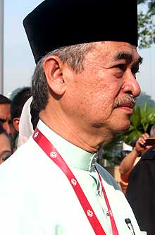 pak lah arriving at umno 2009 agm 260309 06