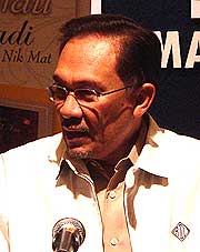 zaid ibrahim book launch nik aziz anwar ibrahim pc 230309 03
