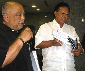 umno agm home ministry datuk mazlan harun pc 240309 02