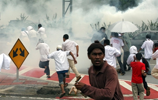 March to Istana Negara to protest the use of English language  in schools on March 7