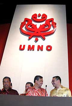 muhyiddin hishamuddin zahid shafie deputy vice presdient umno 2009 victory 270309 08