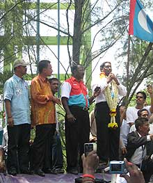 bukit selambau nomination day pkr candidate and crowd 290309 03