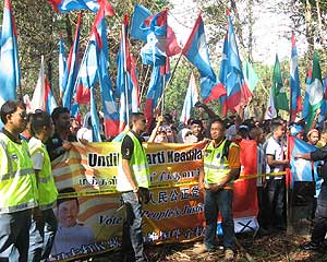 bukit selambau nomination day pkr candidate and crowd 290309 01