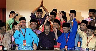 najib mahathir pak lah umno 2009 agm final day 280309 01