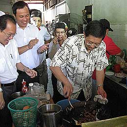 gantang by election 010409 nizar walkabout 01