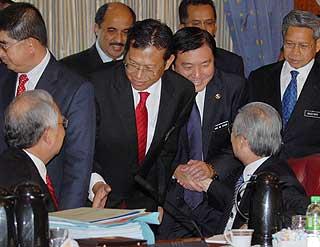 pak lah abdullah ahmad badawi final meeting with cabinet members 010409 04