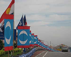 bukit selambau by election poster and banners 310309 03