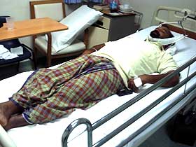 hindraf thanethiran in hospital 010409 03