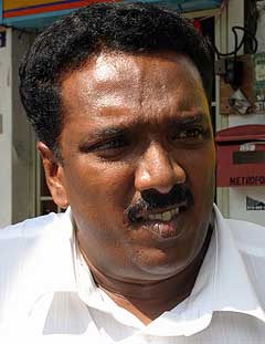 bukit selambau by election independent candidate r loganathan campaigning 010409 01