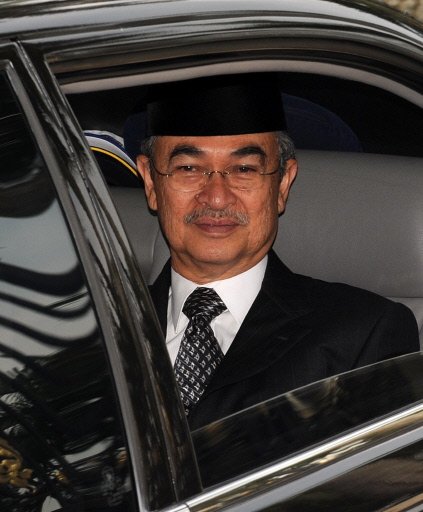 Abdullah Ahmad Badawi meets the king to resign as PM
