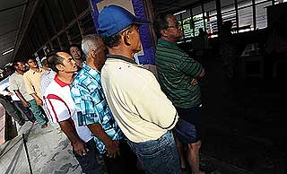 bukit gantang election day afp photos 070409 06