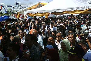 mahathir in bukit gantang by election ceramah 060409 03