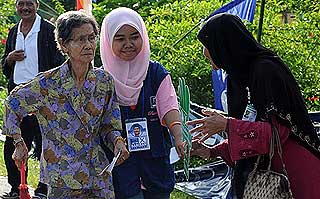 bukit gantang election day afp photos 070409 02