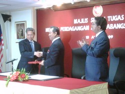 miti handover ceremony 130409 hand over power.jpg