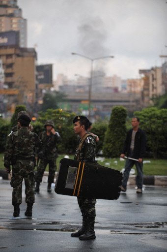 Troops crack down on Thai protesters in Bangkok