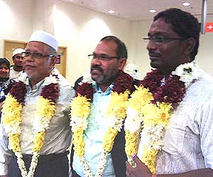 former bukit selambau v arumugam return from india 080409 04