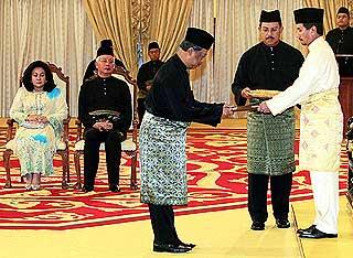 malaysia najib new cabinet sworn in 100409 03