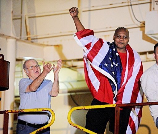 US navy rescued American captain held hostage by pirates in Somalia
