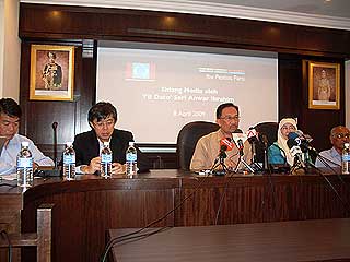 anwar ibrahim pc 080409 04