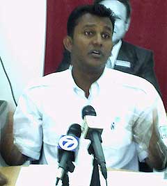 penang mic youth chief m suresh pc 100409 04