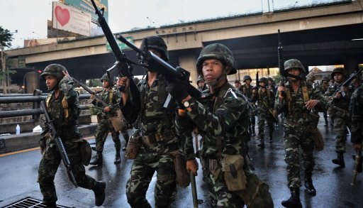 Troops crack down on Thai protesters in Bangkok